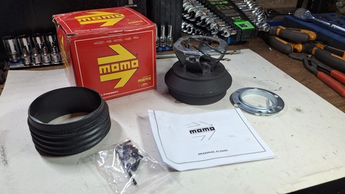 Momo steering wheel - hub, boss
